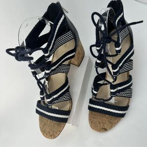 Fun Nine West sandals size 9. Leather and fabric with cork heels. Summer ready!